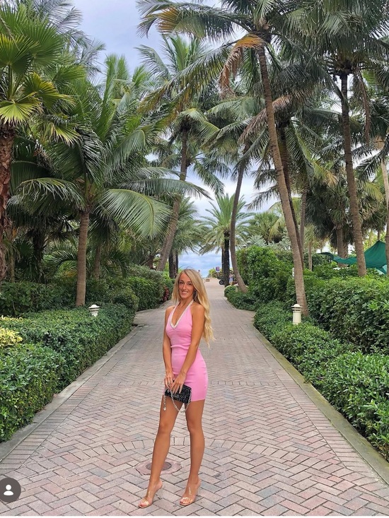 Dresses & Skirts - Pink Sleeveless V-Neck Mini Dress